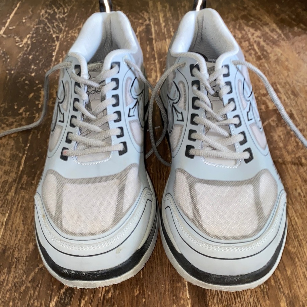 Gravity Defyer sneaker